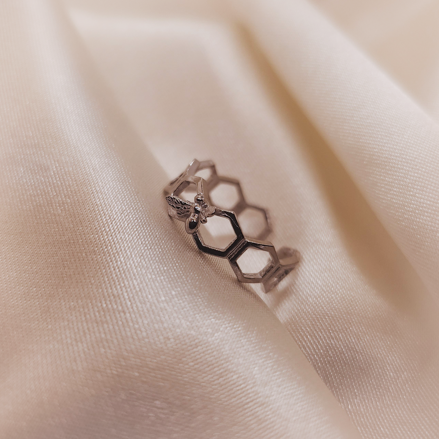 Bee Platinum plated silver Ring