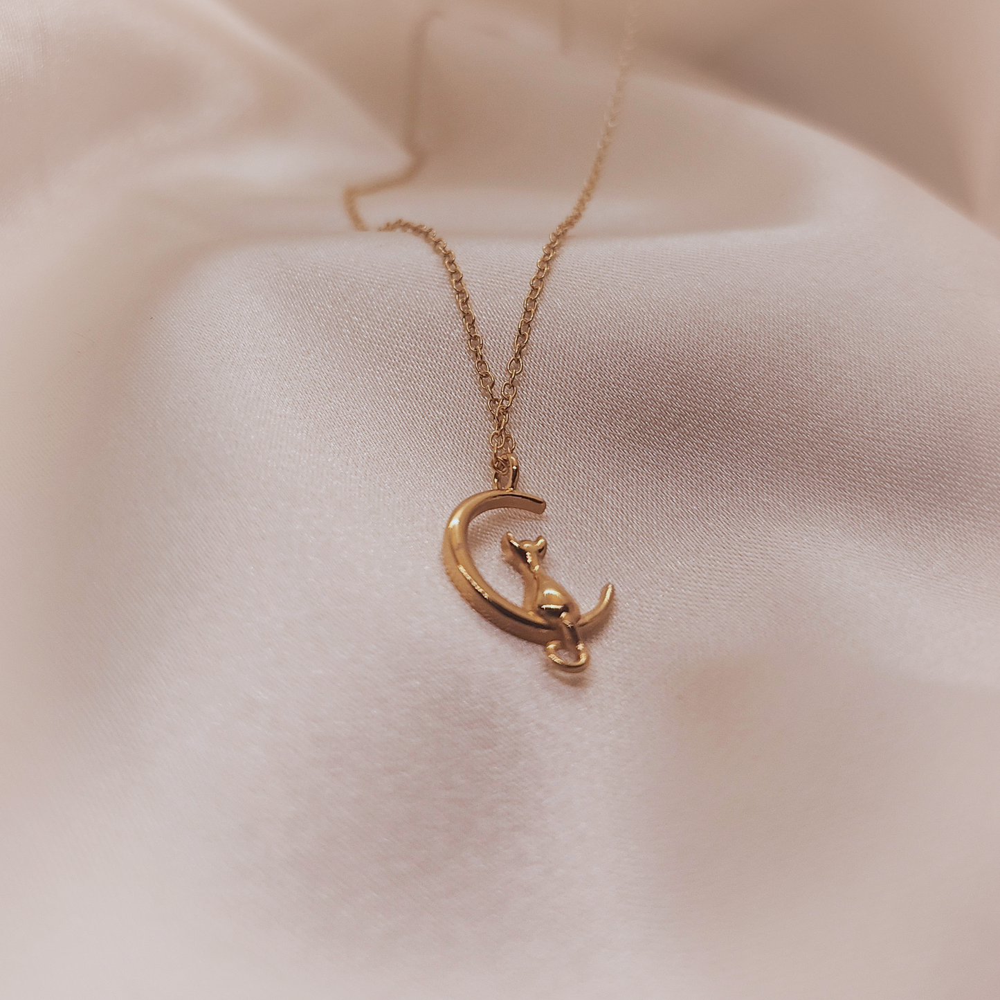 Colier Kitty On Moon din argint placat cu aur 24K