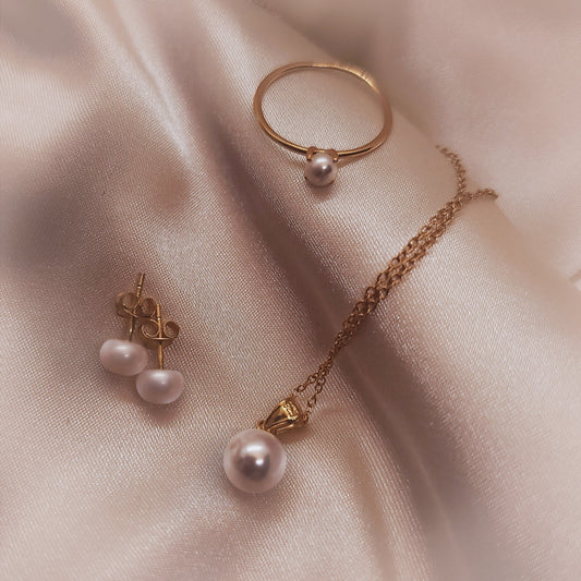 Minimalist Pearls Set